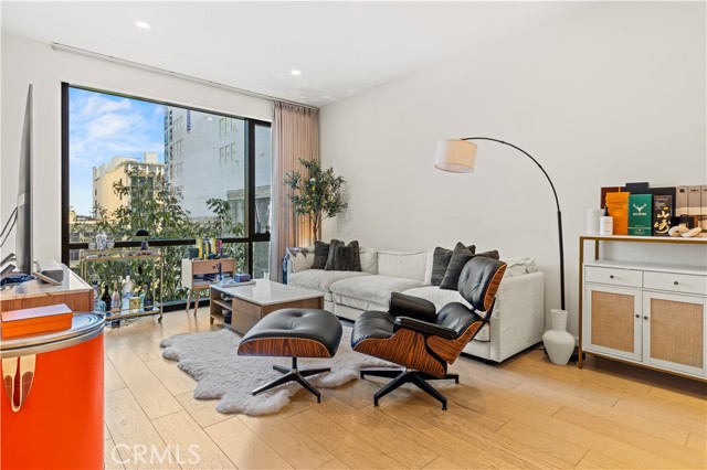 Perla on Broadway — Unit 928