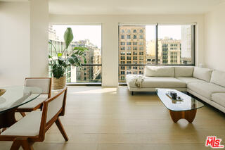 Perla on Broadway — Unit 1001